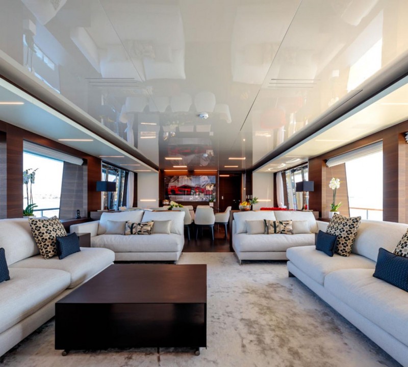 Yacht SONIC, Ferretti Custom Line | CHARTERWORLD Luxury Superyacht Charters